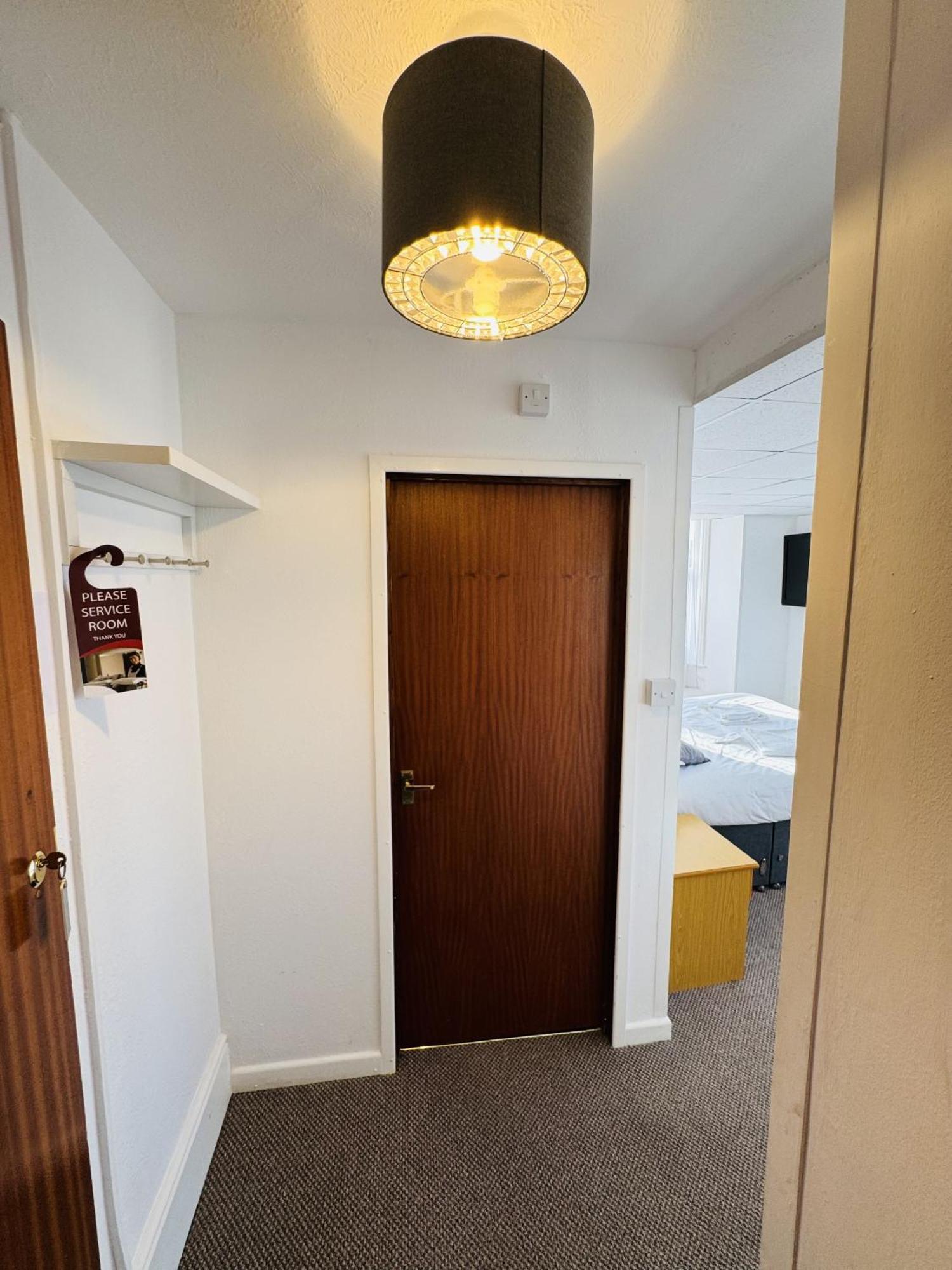 Carlton Court Hotel Eastbourne Bilik gambar