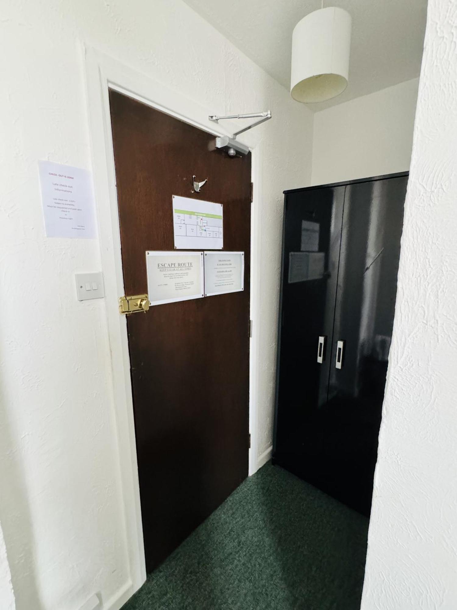 Carlton Court Hotel Eastbourne Bilik gambar
