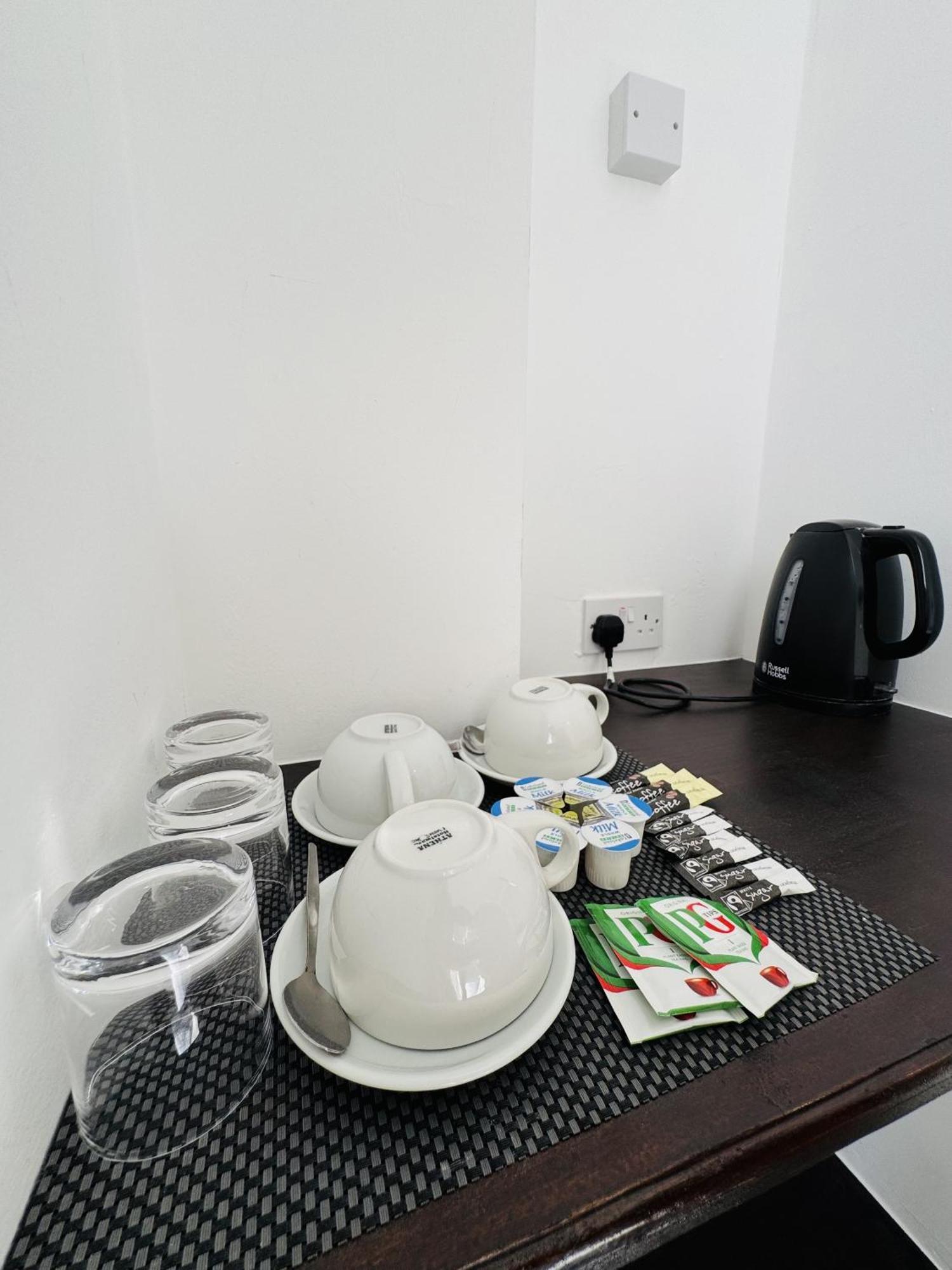 Carlton Court Hotel Eastbourne Bilik gambar