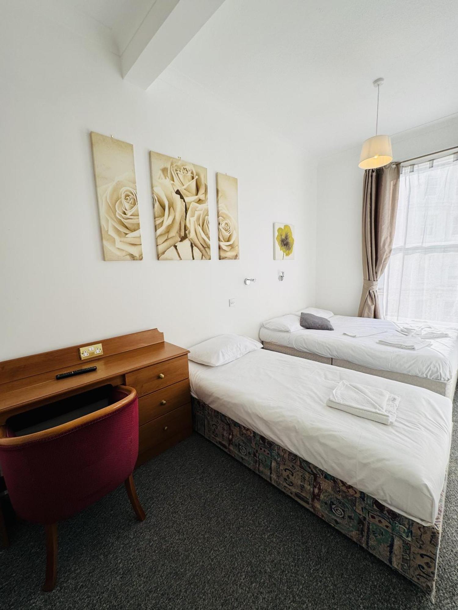 Carlton Court Hotel Eastbourne Bilik gambar