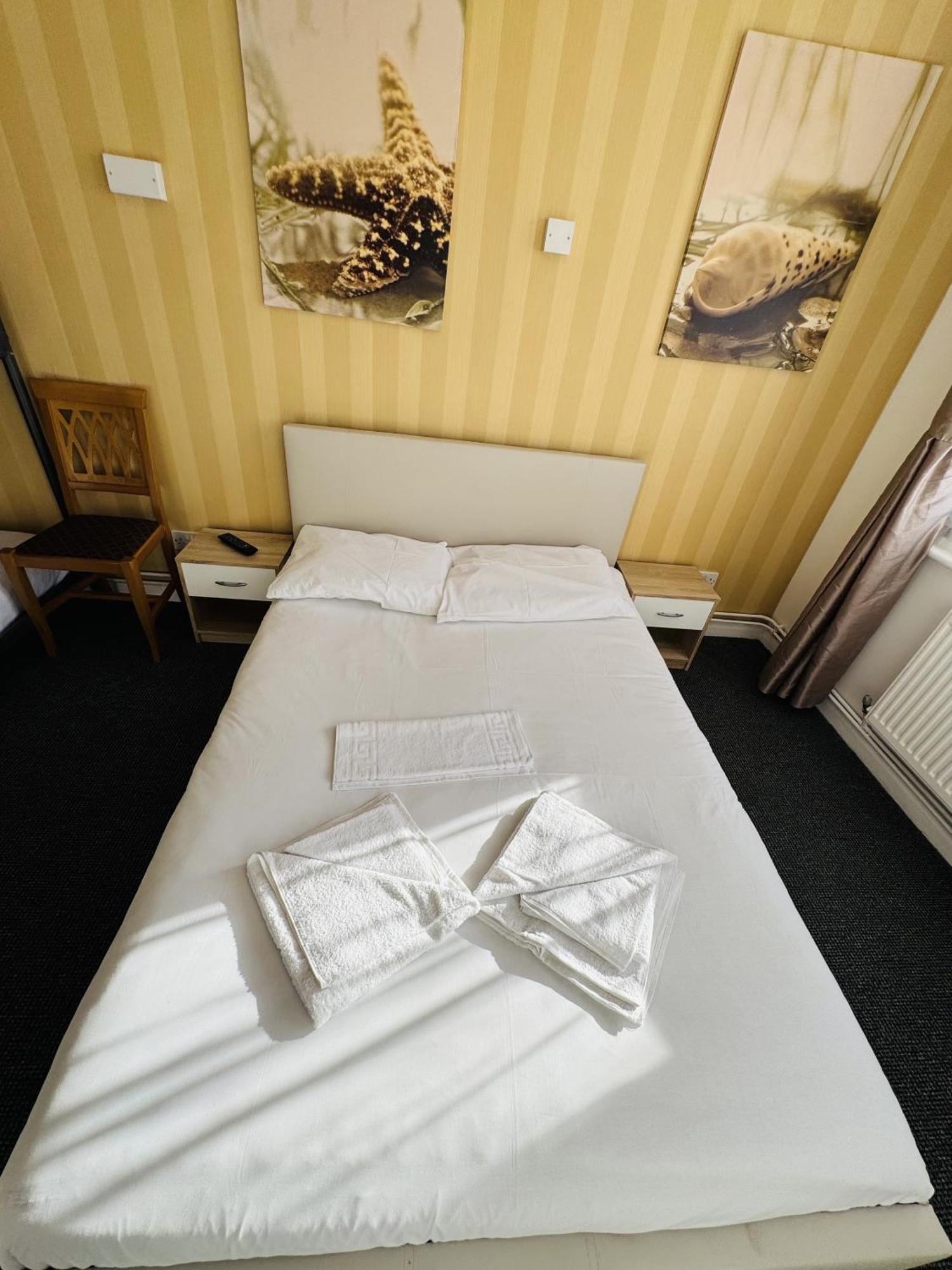 Carlton Court Hotel Eastbourne Bilik gambar