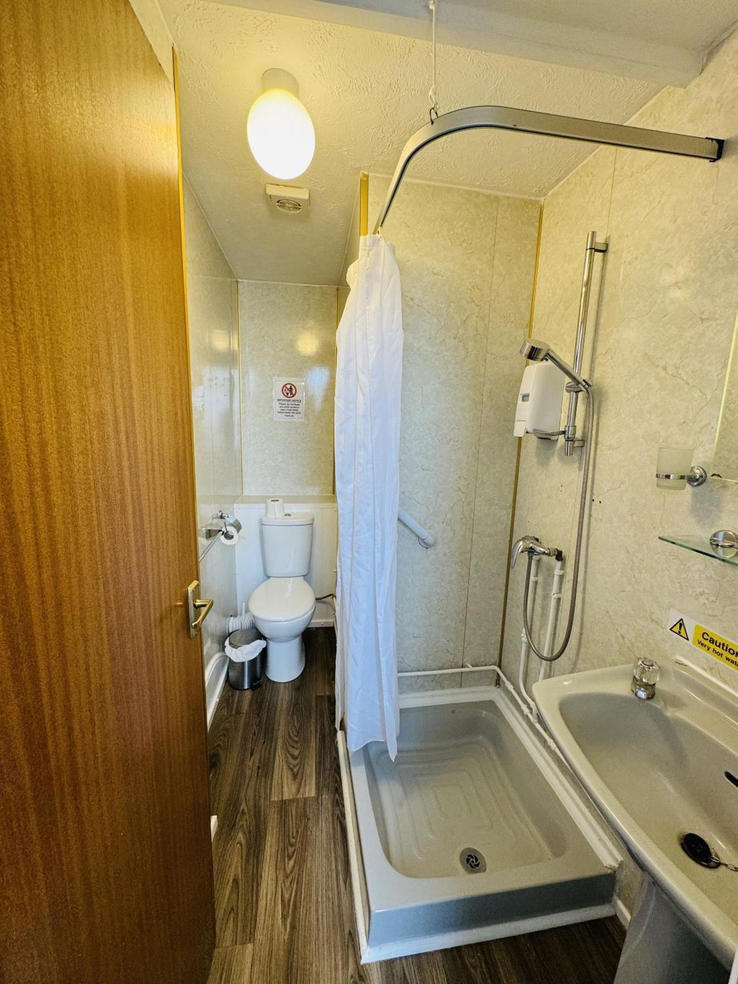 Carlton Court Hotel Eastbourne Bilik gambar