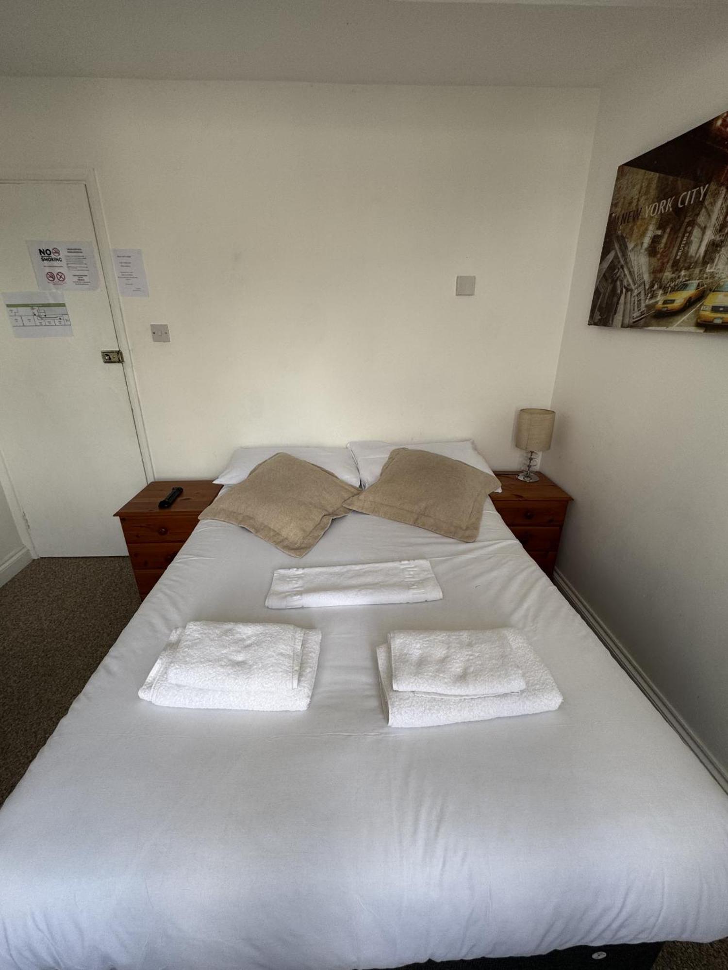 Carlton Court Hotel Eastbourne Bilik gambar