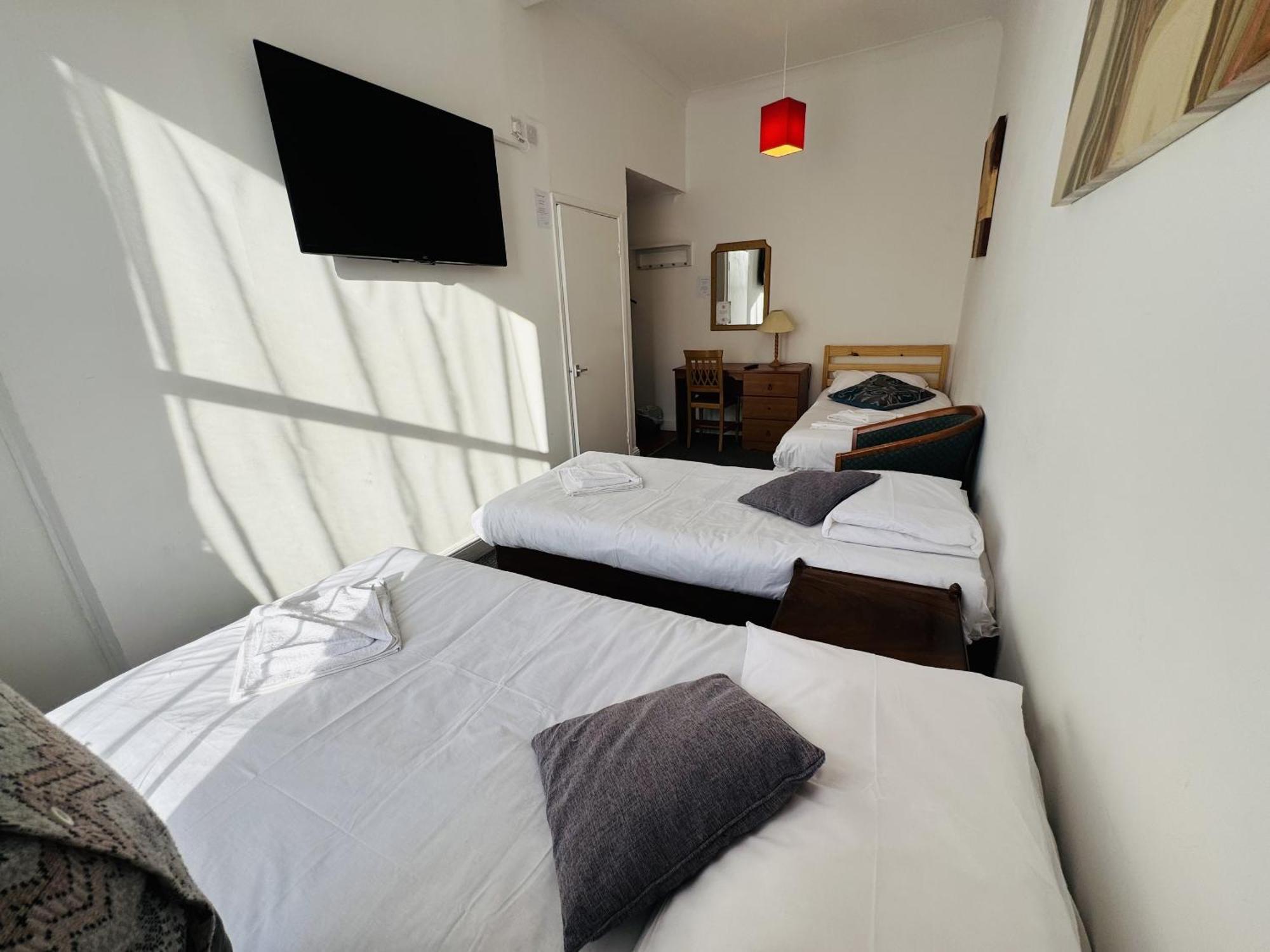 Carlton Court Hotel Eastbourne Bilik gambar