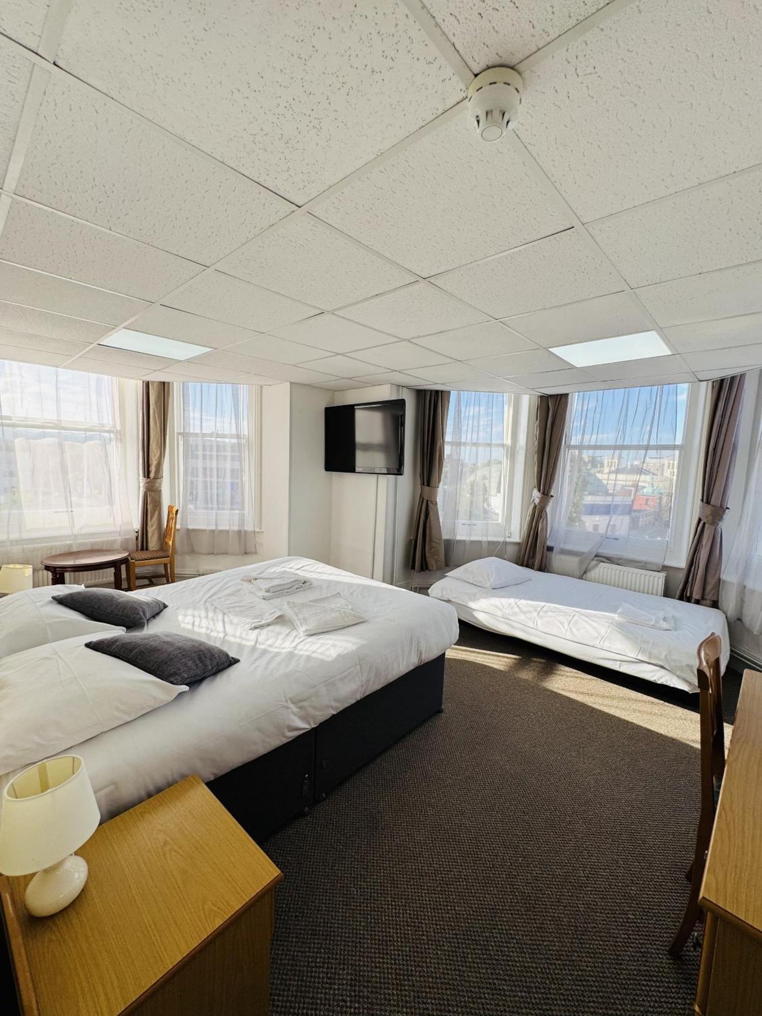 Carlton Court Hotel Eastbourne Bilik gambar