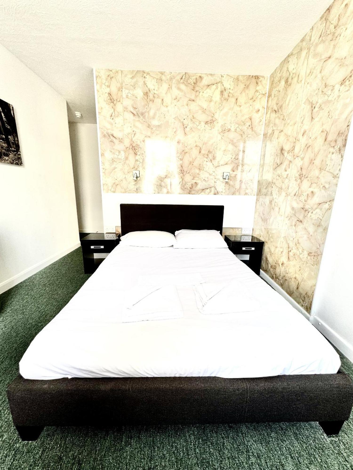 Carlton Court Hotel Eastbourne Bilik gambar