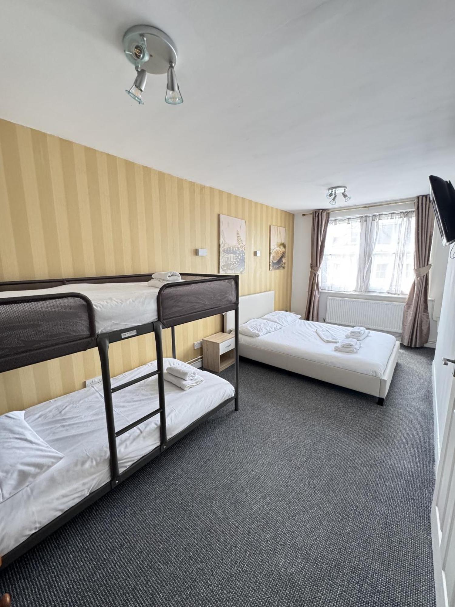 Carlton Court Hotel Eastbourne Bilik gambar