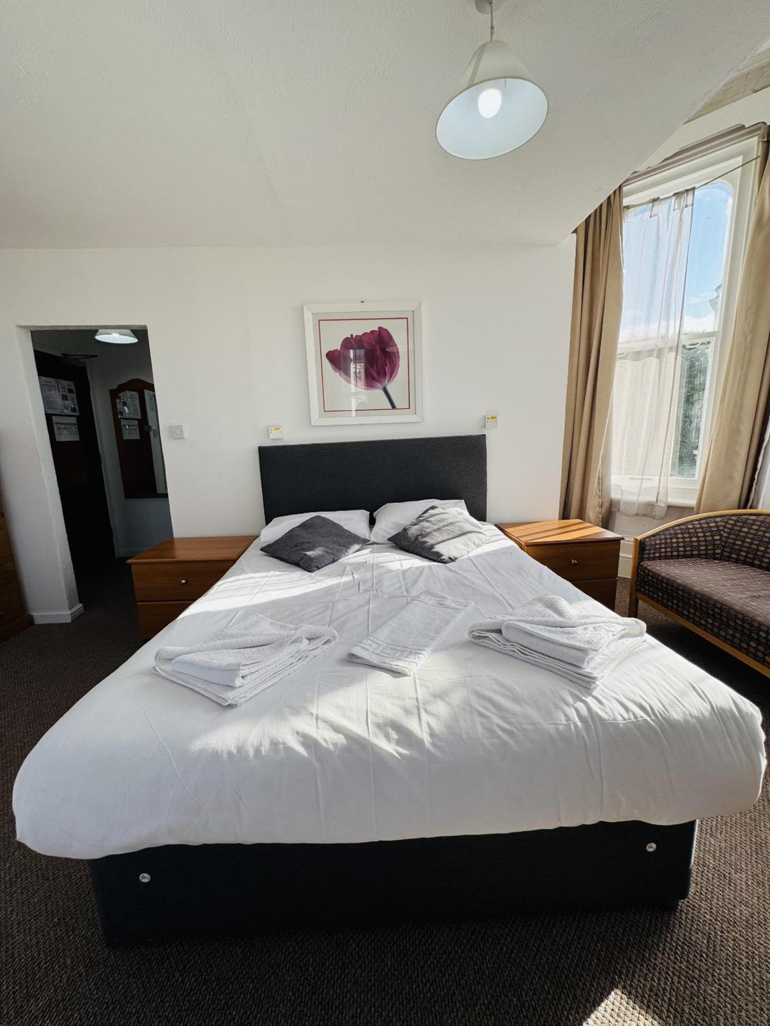 Carlton Court Hotel Eastbourne Bilik gambar